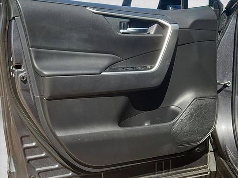 Used 2025 Toyota RAV4 XLE FWD image 10