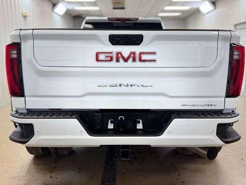New 2026 GMC Sierra 3500 Denali w/ Technology Package AWD/4WD image 7
