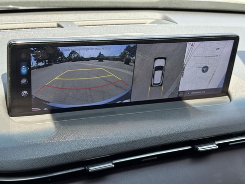 Used 2022 Genesis GV70 2.5T w/ Advanced Package image 16