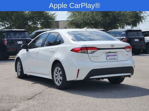 Used 2022 Toyota Corolla LE image 3