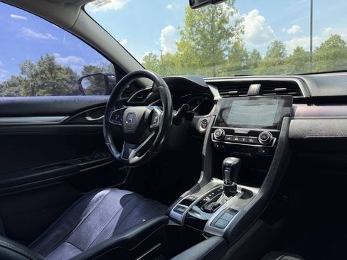 Used 2017 Honda Civic Touring image 19