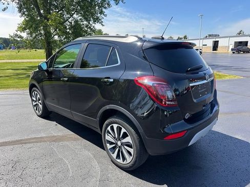 Used 2022 Buick Encore Preferred AWD/4WD image 3
