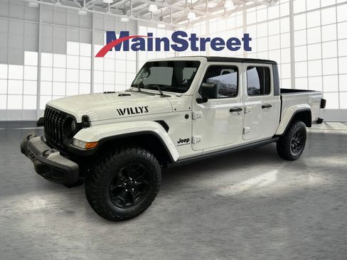 Used 2023 Jeep Gladiator Sport image 1