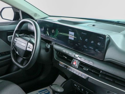 Used 2025 Kia K4 FWD image 25