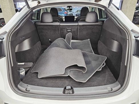 Used 2021 Tesla Model Y Long Range image 28