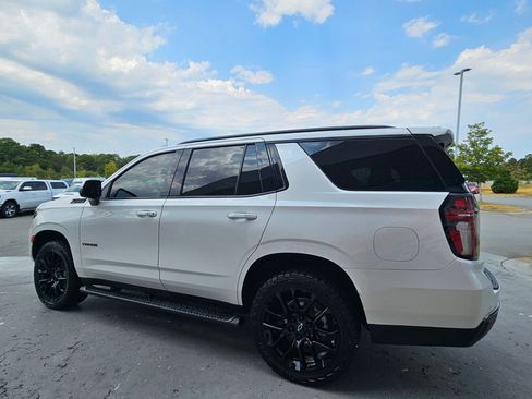 Used 2022 Chevrolet Tahoe Z71 w/ Luxury Package AWD/4WD image 5