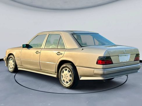 Used 1994 Mercedes-Benz E 320 Sedan image 4