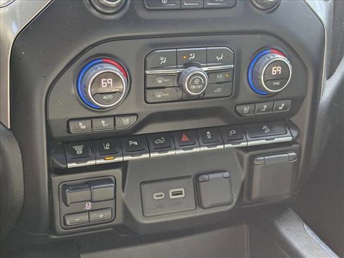 Used 2022 Chevrolet Silverado 2500 LTZ w/ LTZ Plus Package image 10