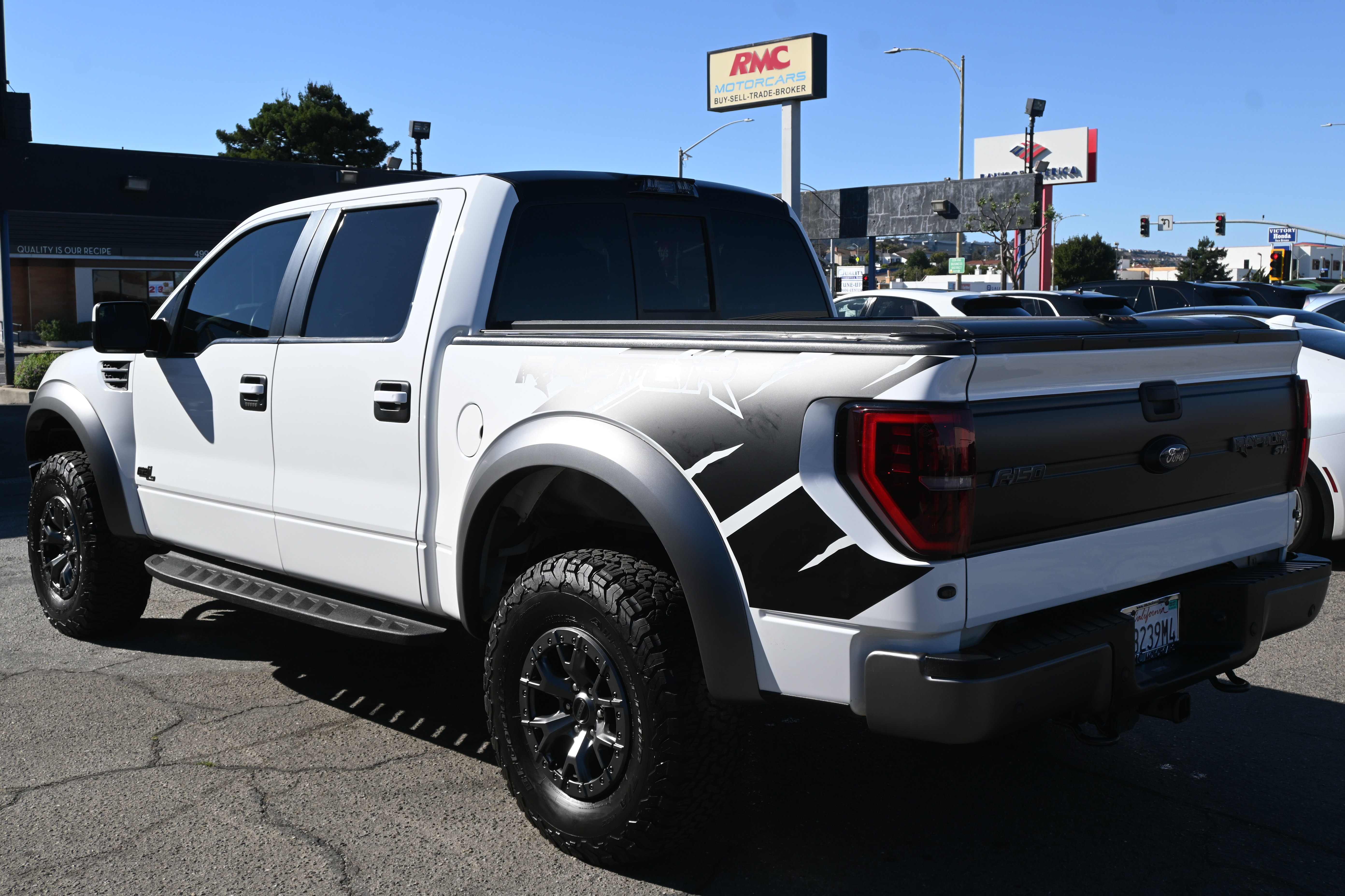 Used 2014 Ford F150 Raptor w/ Equipment Group 801A Luxury AWD/4WD image 7