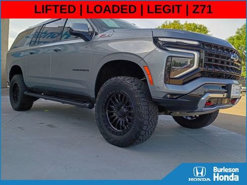 Used 2025 Chevrolet Suburban Z71 AWD/4WD image 5