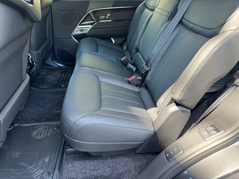 New 2026 Land Rover Range Rover Long Wheelbase SE AWD/4WD image 13