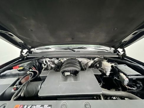 Used 2018 Chevrolet Suburban LT AWD/4WD image 31