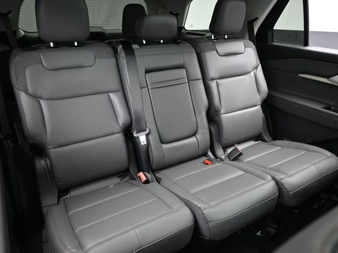 New 2025 Ford Explorer Active w/ Active Comfort Package image 33