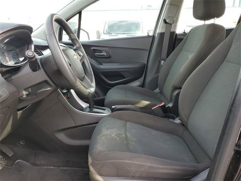 Certified 2020 Chevrolet Trax LS image 17