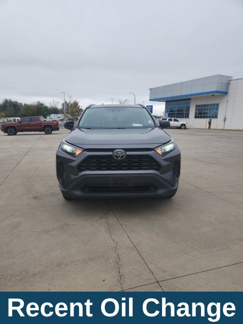 Used 2021 Toyota RAV4 LE AWD/4WD image 3