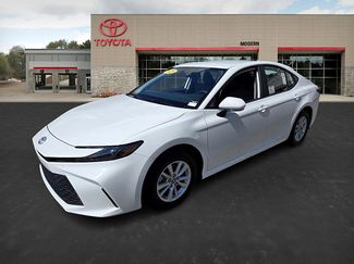 Used 2025 Toyota Camry LE image 1