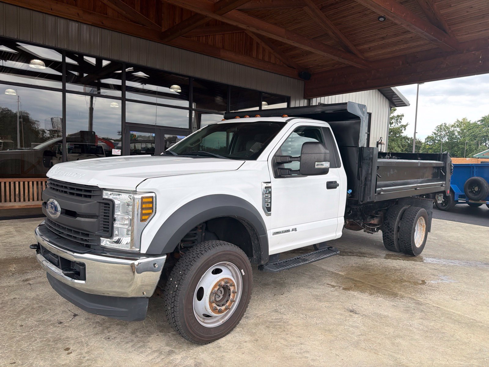 Used 2018 Ford F550 4x4 Regular Cab Super Duty image 9