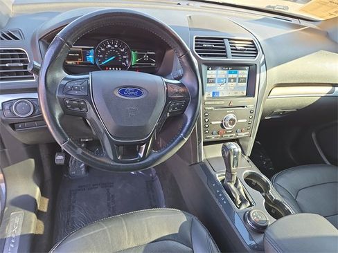 Used 2018 Ford Explorer Limited image 31