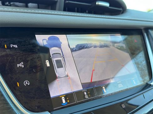 Used 2021 Cadillac XT6 Premium Luxury image 19