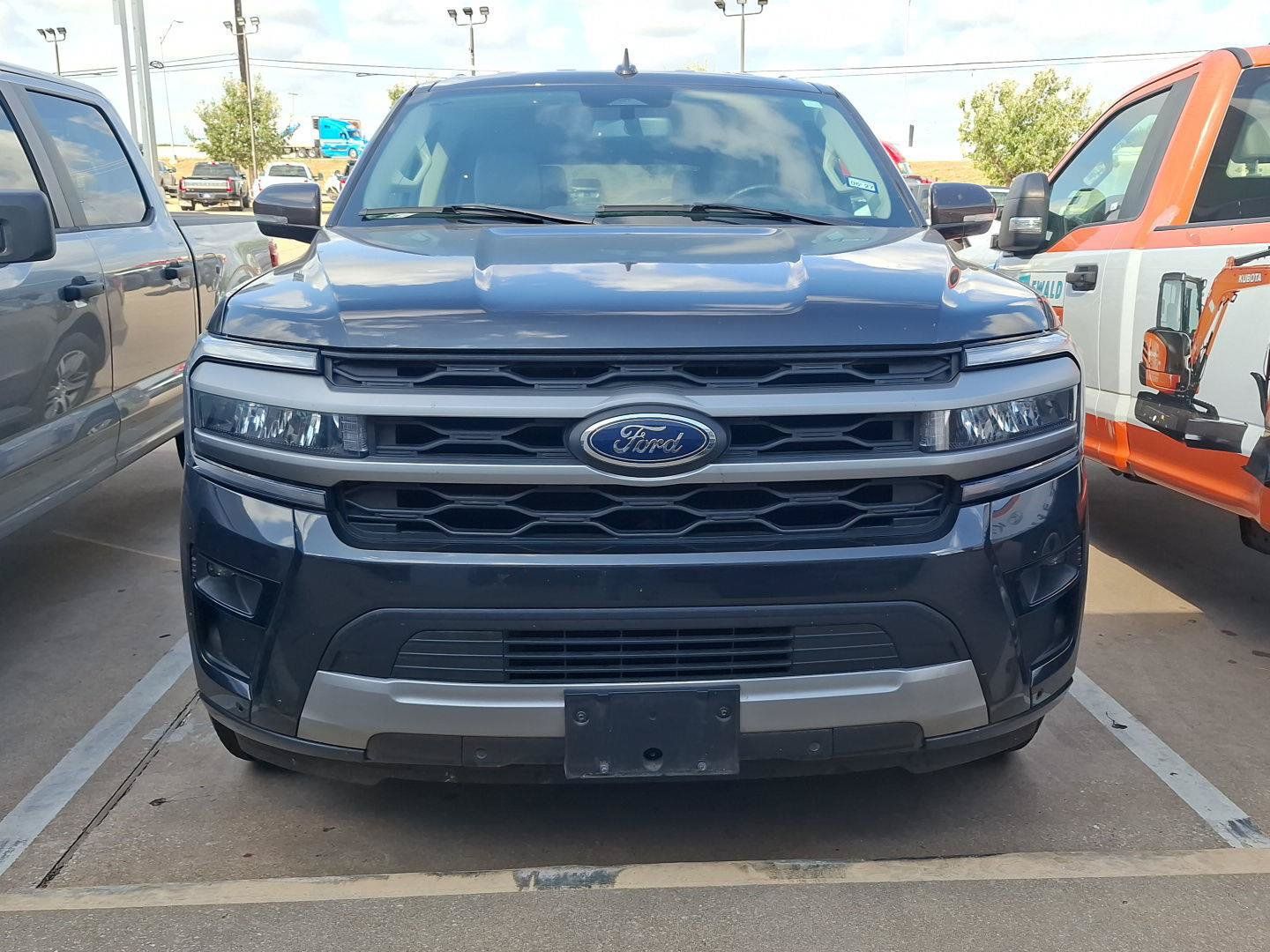 Used 2024 Ford Expedition Max XLT RWD image 6