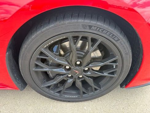 Used 2024 Chevrolet Corvette Stingray Premium Cpe w/ Z51 Performance Package RWD image 24