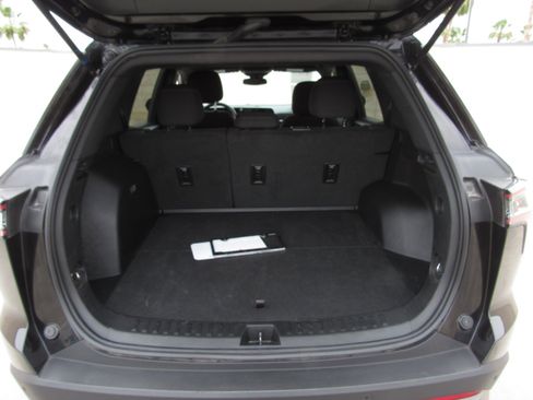 Used 2025 Chevrolet Equinox LT AWD/4WD image 12