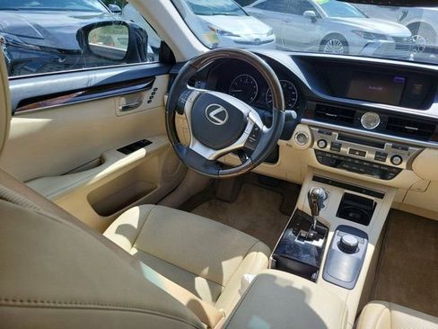 Used 2014 Lexus ES 350 w/ Premium Package FWD image 22