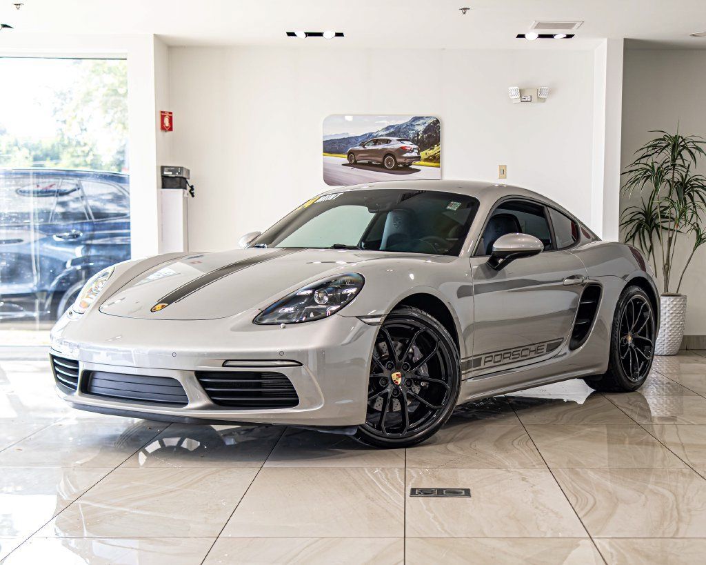 Used 2024 Porsche 718 Cayman RWD image 1