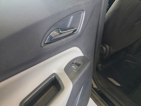 Used 2019 Chevrolet Equinox LS w/ LPO, Floor Liner Package AWD/4WD image 24