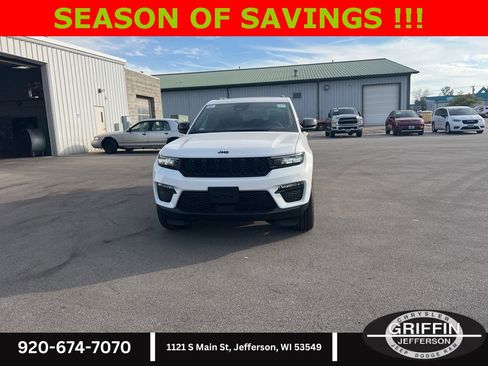 New 2025 Jeep Grand Cherokee Limited w/ Black Appearance Package image 4