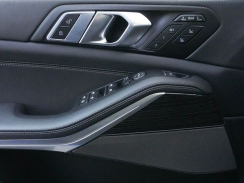 Used 2026 BMW X7 M60i image 13