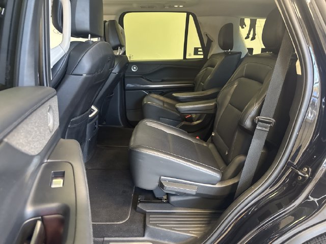 Used 2025 Lincoln Navigator Reserve AWD/4WD image 26