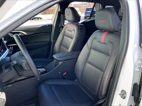 Used 2024 Chevrolet Trax RS w/ Sunroof Package image 21