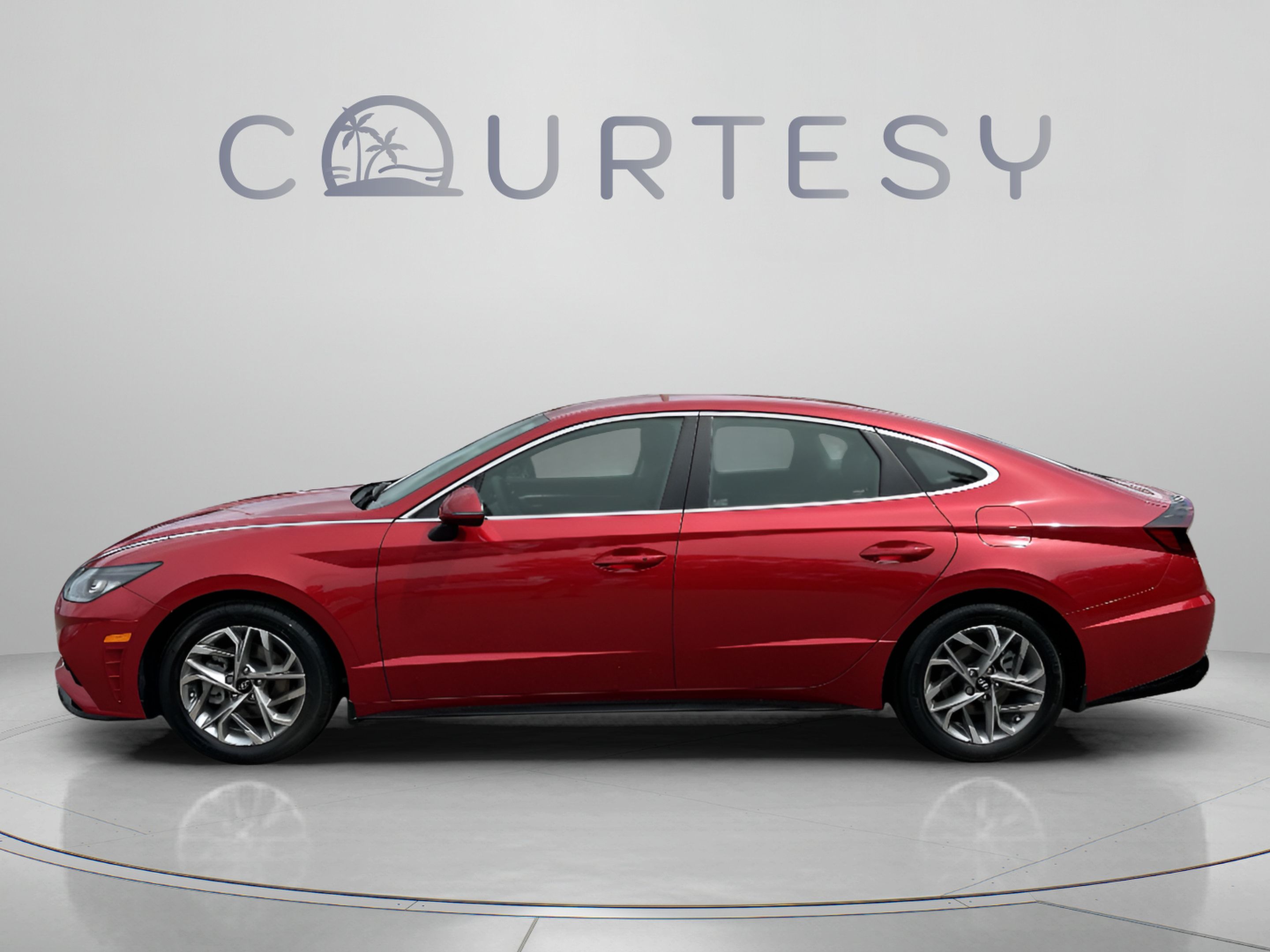 Used 2021 Hyundai Sonata SEL FWD image 2