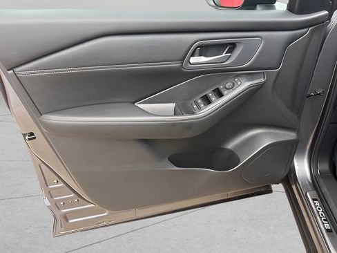Certified 2026 Nissan Rogue SV w/ SV Premium Package FWD image 16