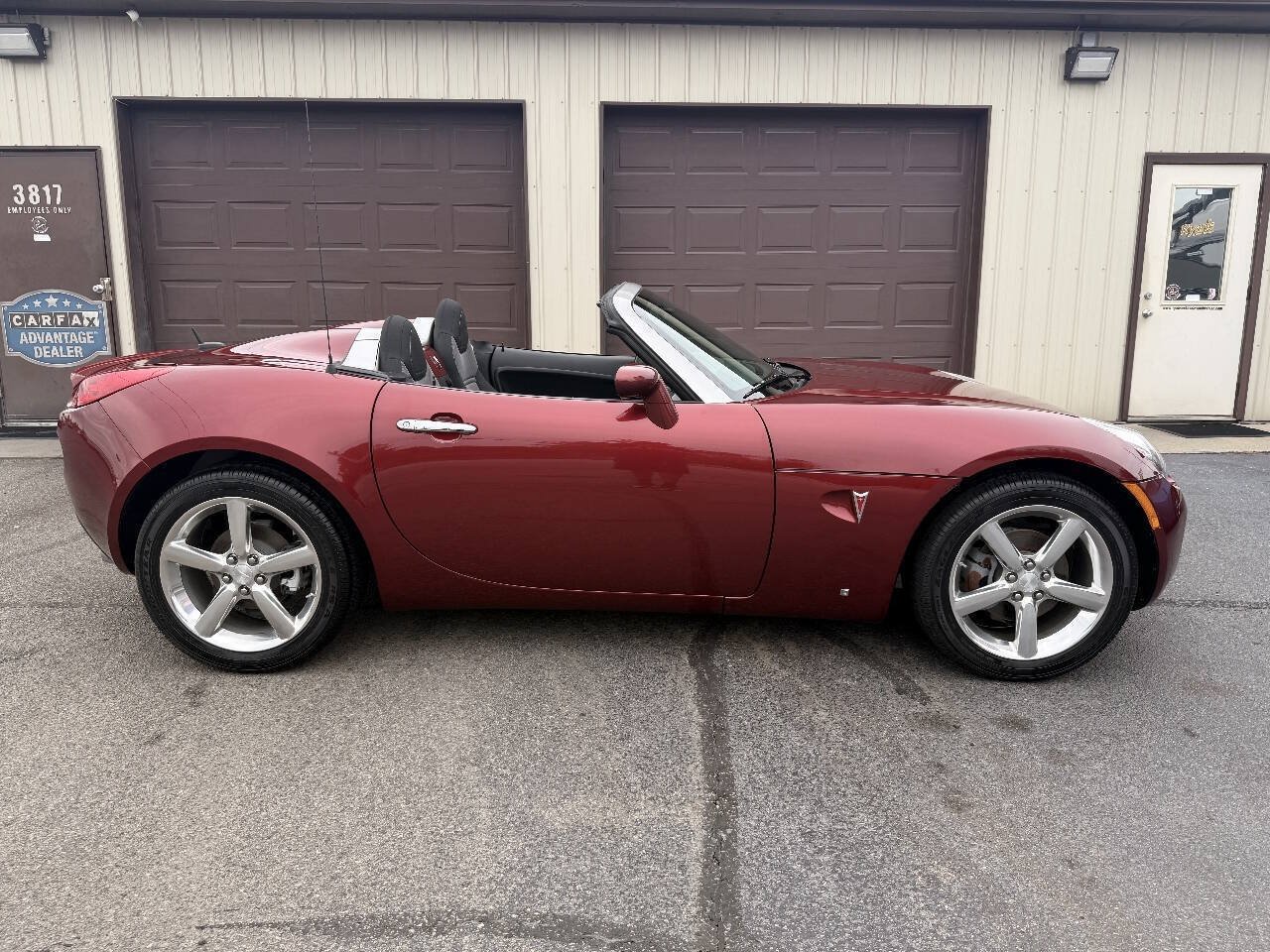 Used 2009 Pontiac Solstice Convertible w/ Preferred Package RWD image 18