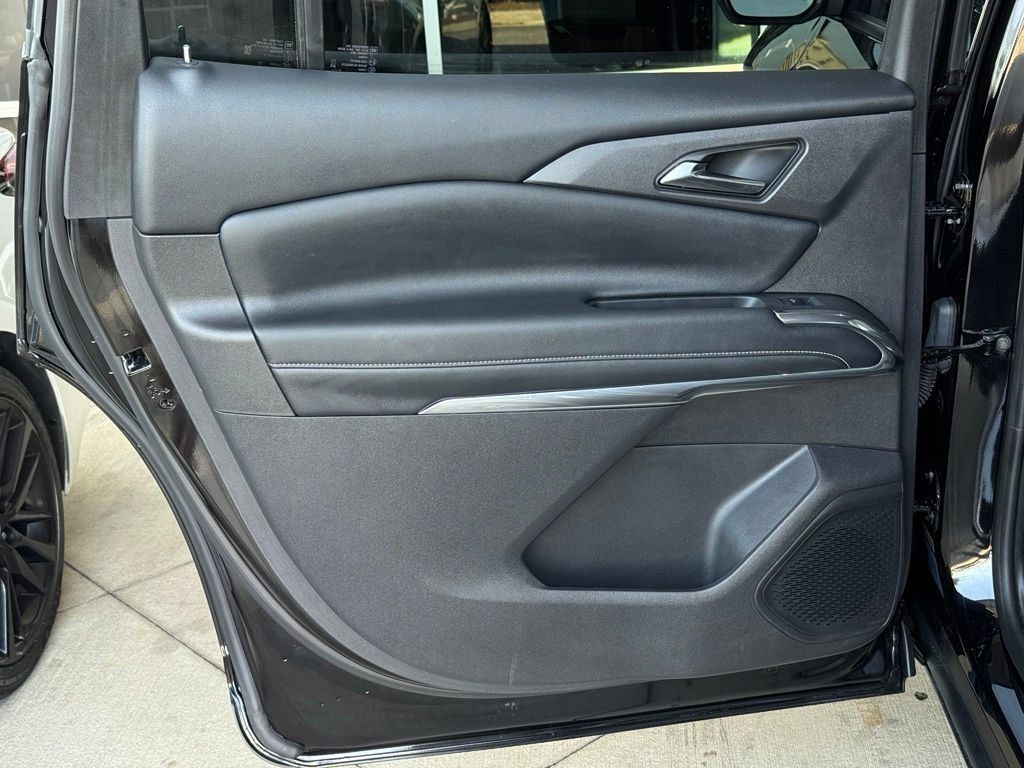 Used 2026 Chevrolet Traverse LT AWD/4WD image 18