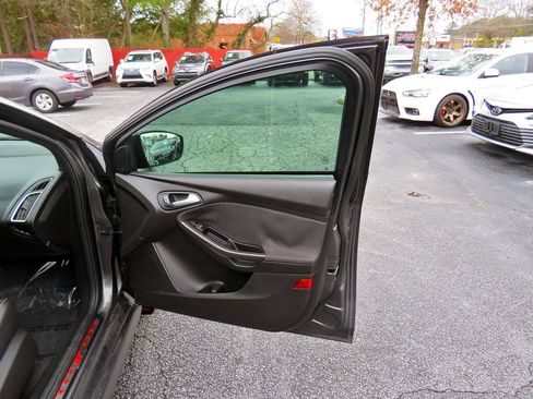 Used 2018 Ford Focus ST w/ Equipment Group 402A image 22