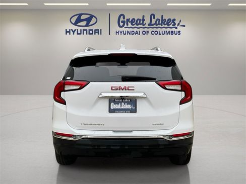 Used 2024 GMC Terrain SLT image 4