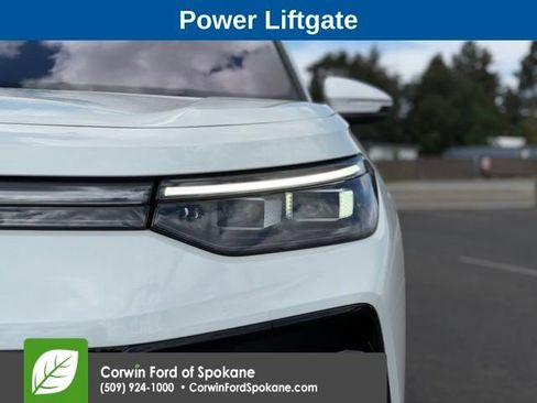 Used 2025 Volkswagen Tiguan SEL R-Line AWD/4WD image 8