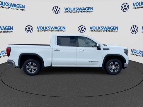Used 2025 GMC Sierra 1500 SLT AWD/4WD image 15