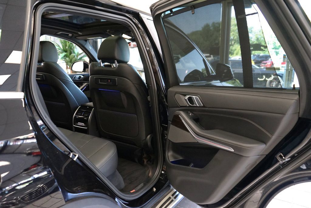Used 2021 BMW X5 xDrive40i w/ Executive Package AWD/4WD image 57