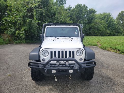 Used 2016 Jeep Wrangler Sport w/ Quick Order Package 24S AWD/4WD image 2