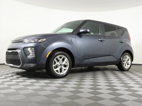 Used 2020 Kia Soul S image 1