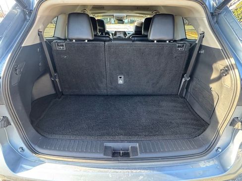 Used 2021 Toyota Highlander XLE image 32