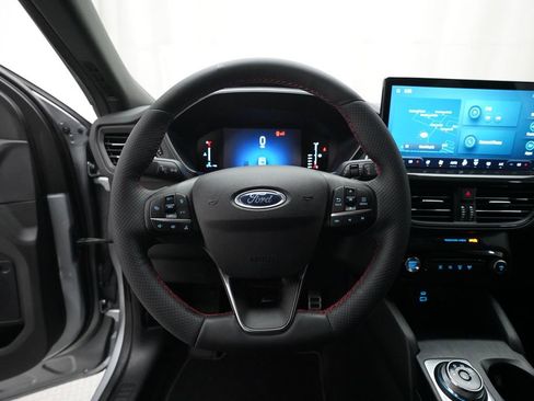 Used 2023 Ford Escape ST-Line w/ Tech Pack #1 AWD/4WD image 4