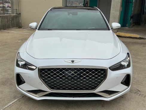 Used 2019 Genesis G70 2.0T Advanced w/ Sport Package image 11