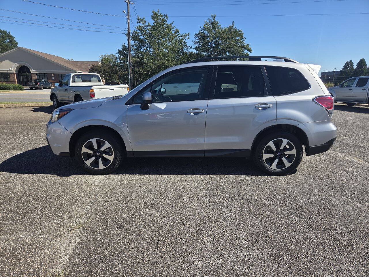 Used 2017 Subaru Forester 2.5i Premium w/ All-Weather Package AWD/4WD image 1