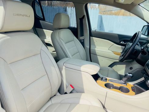 Used 2017 GMC Acadia Denali w/ Technology Package image 19