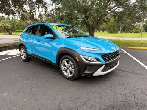 Used 2023 Hyundai Kona SEL w/ Cargo Package FWD image 3